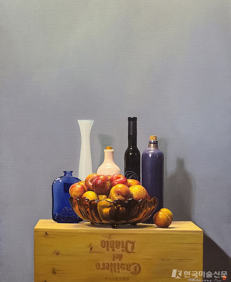 구자승 작 _ 와인 박스위의&nbsp; 정물 / Oil&nbsp; on canvas / 91 x 72.7 cm / 2021 (사진=구자승)