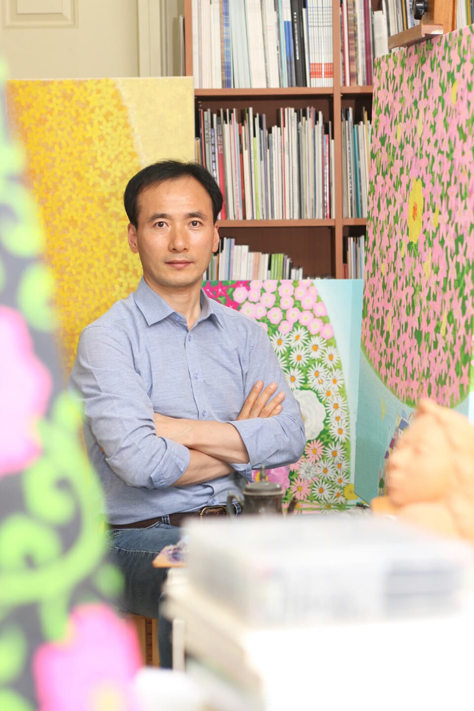 김성대 작가는 상무고등학교에서 학생들을 가르치는 동시에 끊임없는 작품세계의 구현으로 국내 화단이 주목하는 작가다.&nbsp;