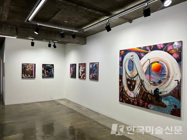 필립 그뢰징어 개인전 전경, 초이앤초이갤러리 (사진=호리아트스페이스 제공)