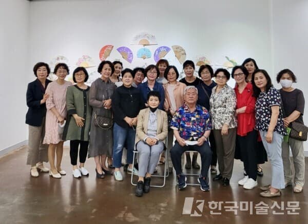 수원문인화협회 회원들 (사진=수원문인화협회)