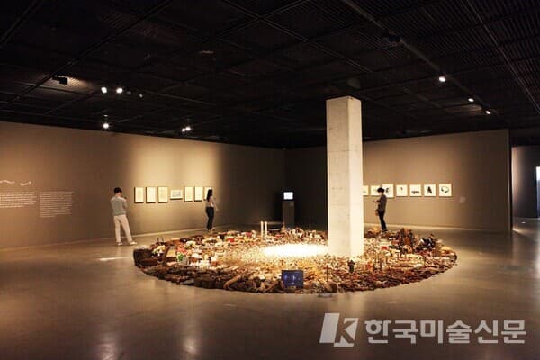 이윤숙 일심, 무경계 - 온새미로 2022, 혼합매체, 가변크기, Dimension variable , 2022