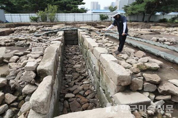 150여년 전 경복궁 공중화장실 터 발굴...현대식 정화시설 갖춰