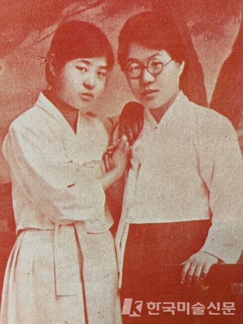 1920년대 가명학교 교사 시절의 민영순(왼쪽)과 백남순.