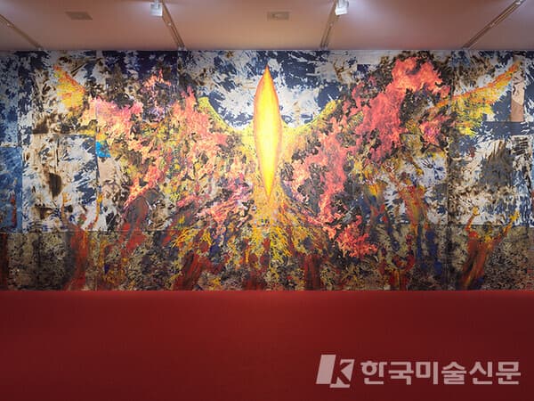 코라크릿 아룬나논차이 &lsquo;If we burn, you burn with us&rsquo;(2021) 국제갤러리 제공