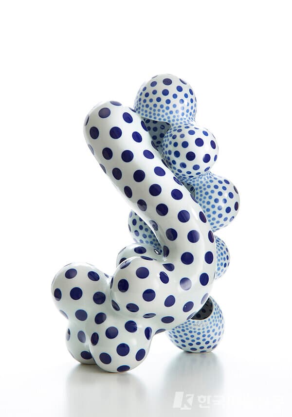 Multiplying Forms - 1807,Porcelain, H60 &times; W37 &times; D31 cm , 2018 (4)