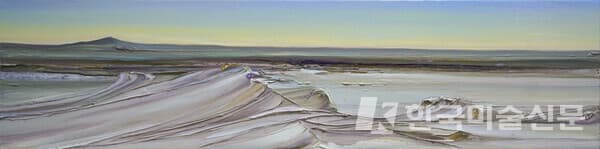 ▲&nbsp;김혜선, wind wave 2021-11Oil on Canvas, 30 x 120cm, 2021