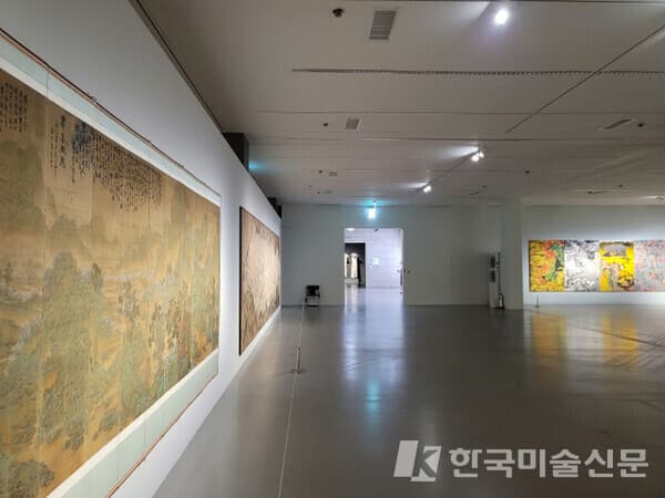 청전 이상범의&nbsp;1922년작&nbsp;&lsquo;무릉도원&rsquo;이 장기 전시로 훼손 우려에 놓여 있다. (사진=제보자)