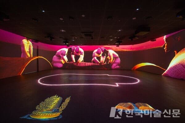 실감영상실에서는 영산강유역에 터를 잡고 살아온 선조들의 빛나는 삶을 미디어아트로 만날 수 있다.