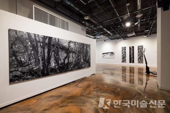 2021년&nbsp;4.3미술제 전시회 전경 (사진 = 롯데관광개발 제공)