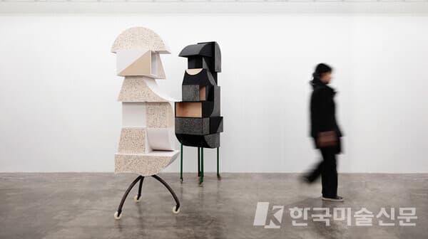 [평론] 유영하는 특이성(Singularity) _'Mubeing'(無 being)