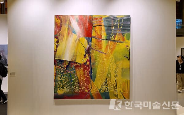 가고시안에서 전시한 독일 추상화의 거장 게르하르트 리히터의 &lsquo;촛불&rsquo; 1984, 개막 첫 날인 2일에 약 203억원에 판매됐다. (사진=프리즈 서울)