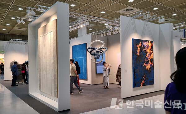 프리즈 서울에 참가한 국제갤러리의 전시 전경. (사진=프리즈 서울)