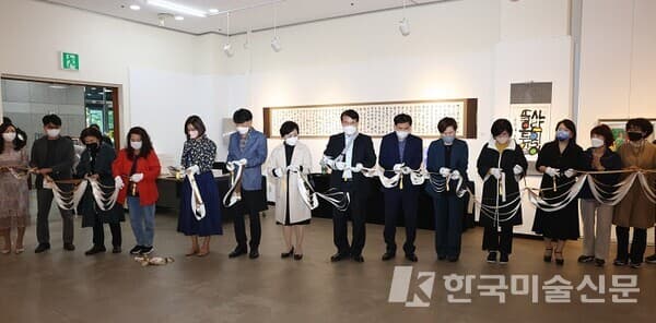 광주시교육청이 제40회 광주교직원예술제 &lsquo;어울림&rsquo; 전시회를 개최한다. [사진=광주광역시교육청]