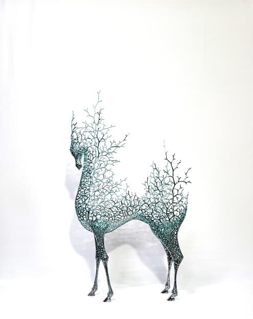 강동현, 공존의 숲 22-4 Stainless Steel, Urethane Paint53 x 10 x 95(h)cm, 2022 [사진=매스갤러리]