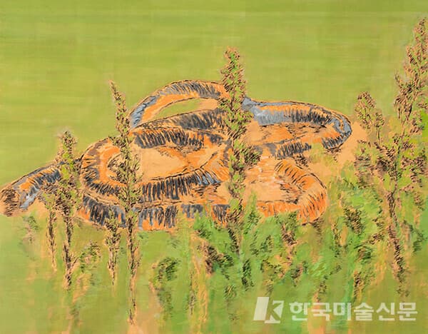 ▲ 양혜숙, DYNAMIC SYMPATHY 491 x 117cm, 한지 토분 안료, 2022 (사진=금호미술관)