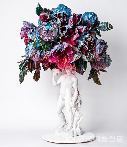 Bacchus70x75x98cm_fake flower, resin, color pigment_2022