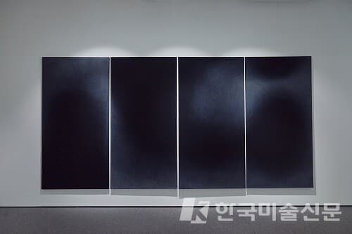 More & Less182x368cm_Gesso on velvet_2008-2019