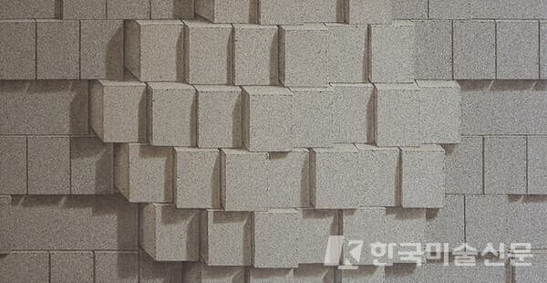 Reality Image김강용, Reality Image, 120x60cm, mixed media, 2004 (사진=한국화랑협회)