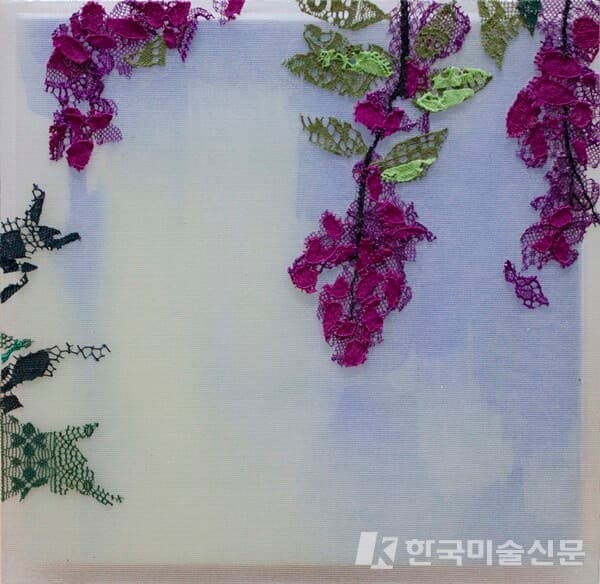 혼재된 풍경 #14혼재된 풍경 #14 20x20cm lace collage on silk, pigment on canvas 2022
