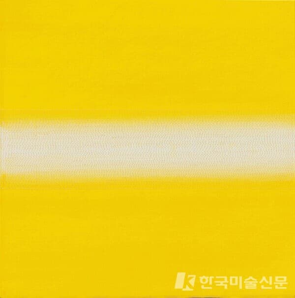 Infinite dots (for a prayer)30x30, Gold and Silver powder, acrylic on paper (壯紙), 2022