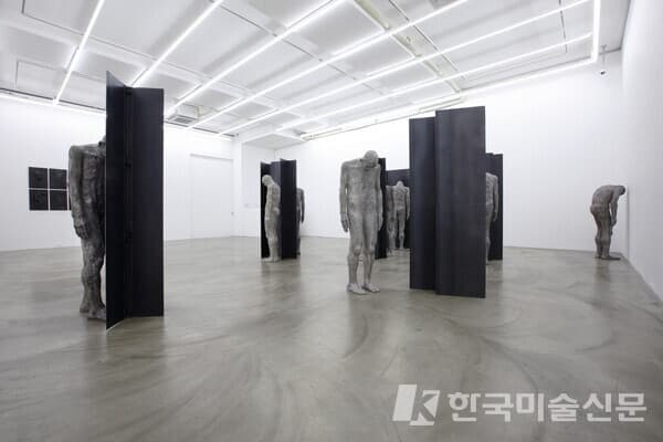 Installation view of Wall &middot; HumanGallery Simon, 2023