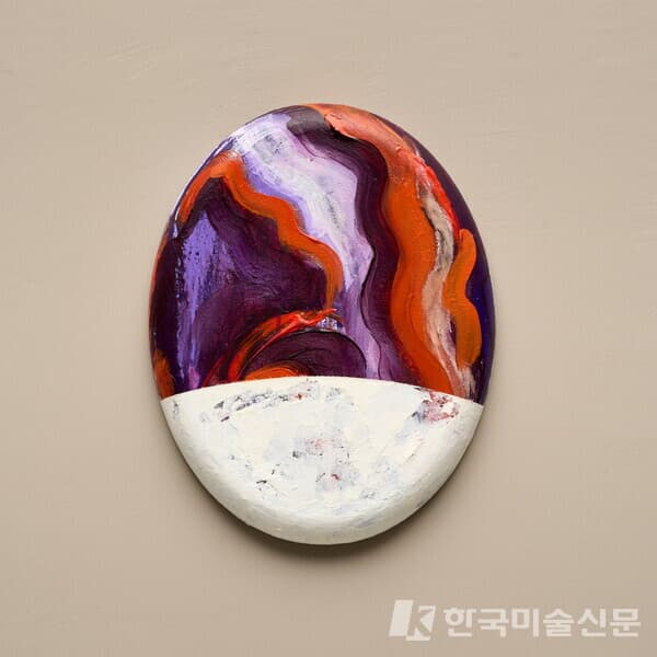 REVER F_12REVER F_12, 2023, Acrylic & Oil on Convexo Canvas, 36.5 x 28 x 3cm