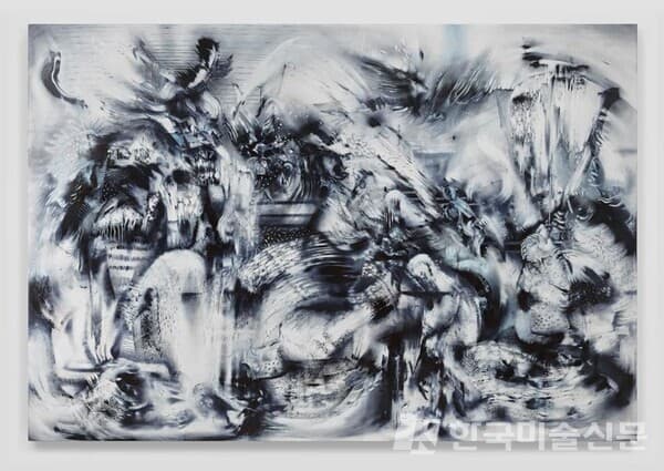 알리 바니사드르,&nbsp;우리 안의 얼어붙은 바다에 대한 도끼&nbsp;(2021).&nbsp;리넨에 기름.&nbsp;208.3 x 304.8 x 6cm.&nbsp;액자: 211 x 307.5 x 7.6cm.&nbsp;&copy; 알리 바니사드르.&nbsp;사진: Genevieve Hanson.