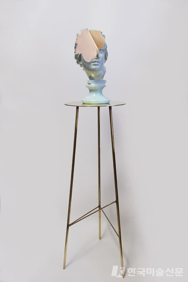 Trace 212023, Bronze, Brass base 16 x 22 x 36(h)cm, 40 x 40 x 100(h)cm
