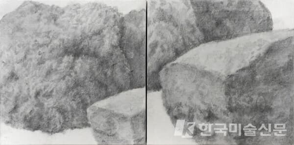 몇 이은지, 2023, 한지에 수성 흑연, 30x60x4.5cm
