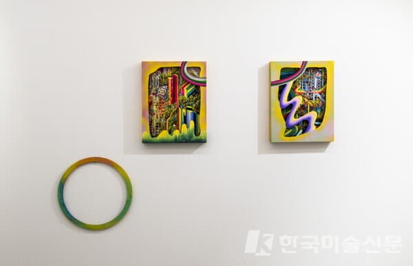 (L) Square Landscape No1, (R) Square Landscape No2&nbsp;Choi Eunjung, (L) Square Landscape No1, 55x43x6cm, Oil on transformed panel, 2023 (R) Square Landscape No2, 55x43x6cm, Oil on transformed panel, 2023
