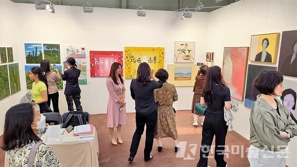 '2023 더프리뷰 성수' 아트 페어 레지나 갤러리(사진=허영훈 기자)