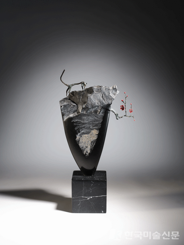 山水. 박수용 山水 27X12X52cm Marble,Copper 2020