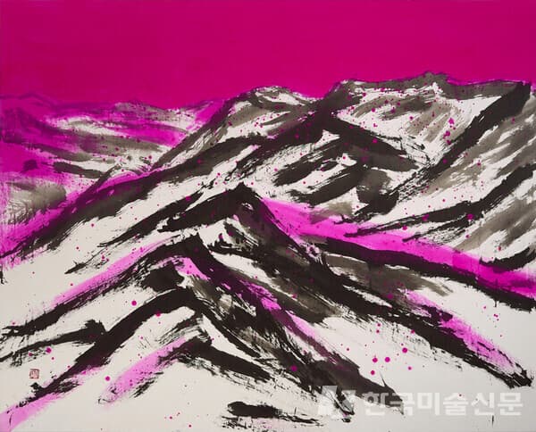 The Mountain&nbsp;130x163cm, 한지에 수묵채색(color and ink on Korean paper), 2023