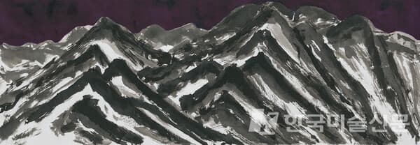 The Mountain&nbsp;70x200cm, 한지에 수묵채색(color and ink on Korean paper), 2023