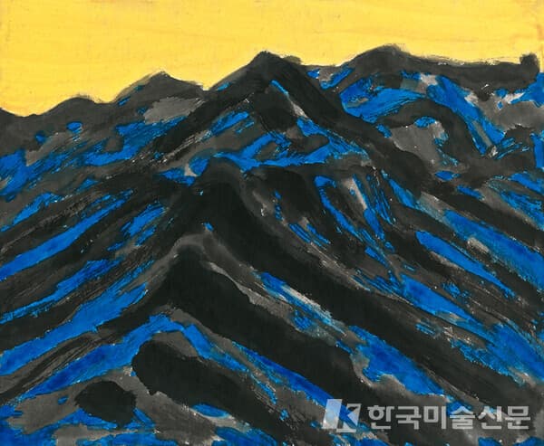 The Mountain, 파랑 (The Mountain, Blue)&nbsp;60x73cm, 한지에 수묵채색(color and ink on Korean paper), 2023