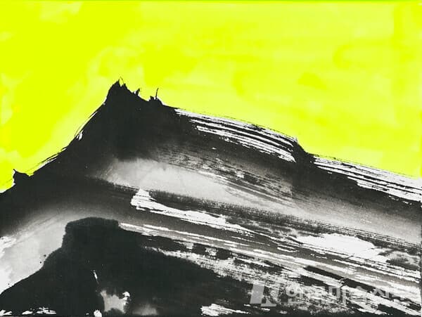 한국의 달, 노랑 (Korean Moon, Yellow)&nbsp;30x40cm, 한지에 수묵채색(color and ink on Korean paper), 2023