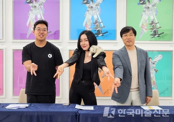 왼쪽부터 박재필 대표, 팝아티스트 낸시랭, 오현웅 교수(사진=허영훈 기자)