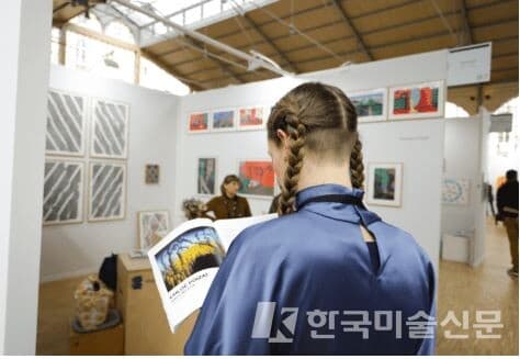 출처: 드로잉 아트페어 2023