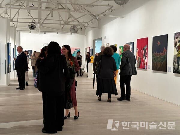 &nbsp; 사치갤러리 전시중인 스타트아트 코리아 부스 (자료:&nbsp;㈜스타트아트코리아)