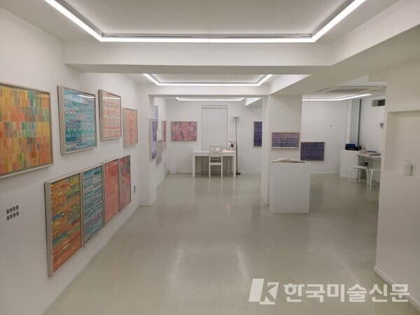 이다희 개인전 를 연 갤러리 센테스의 전시 전경