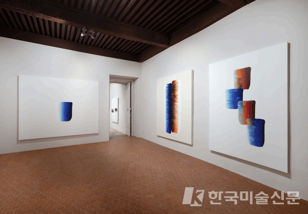 Mennour - Lee Ufan, Exhibition view, Lee Ufan Arles&nbsp;출처 https://mennour.com/&nbsp;