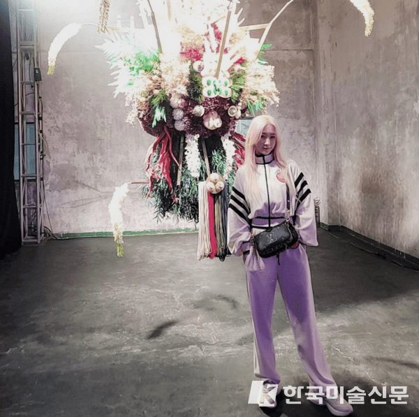 &nbsp; 자료: Instagram @artist_saralee