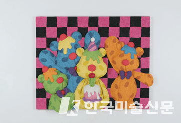 The PRISM - 일곱가지 스펙트럼 그룹전, 황승현, 생일이 아닌 날을 축하해!, Paper on Canvas, 2023