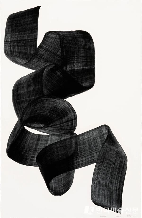 이배 [붓질 4-56] 102X67cm, charcoal on paper 2021