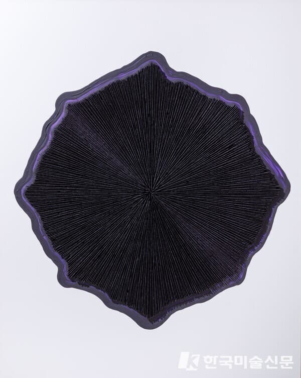 백승수, Bloom, 2023, relief in polystyrene&nbsp; and pigments on canvas, 162 X 130 cm