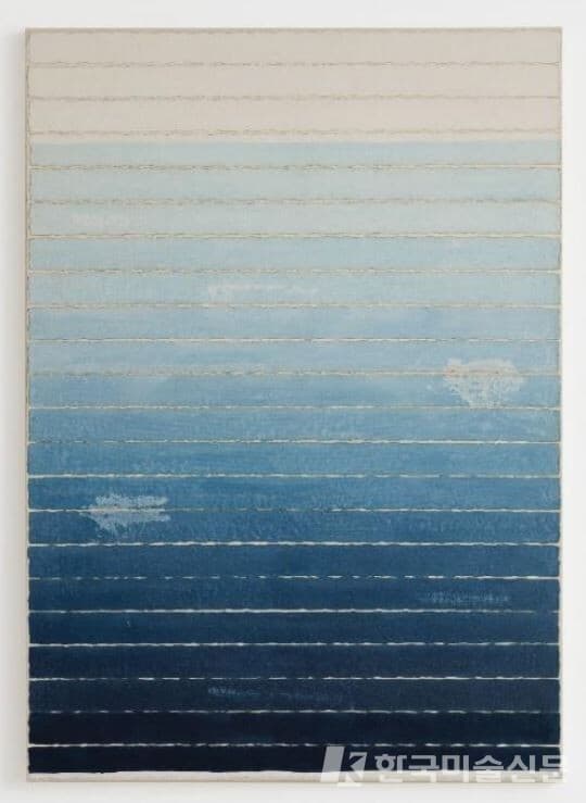 Flow 23-100-011, 90.9 x 65.1cm, Hanji, mixed media on canvas, 2023. 출처 갤러리 조은&nbsp;