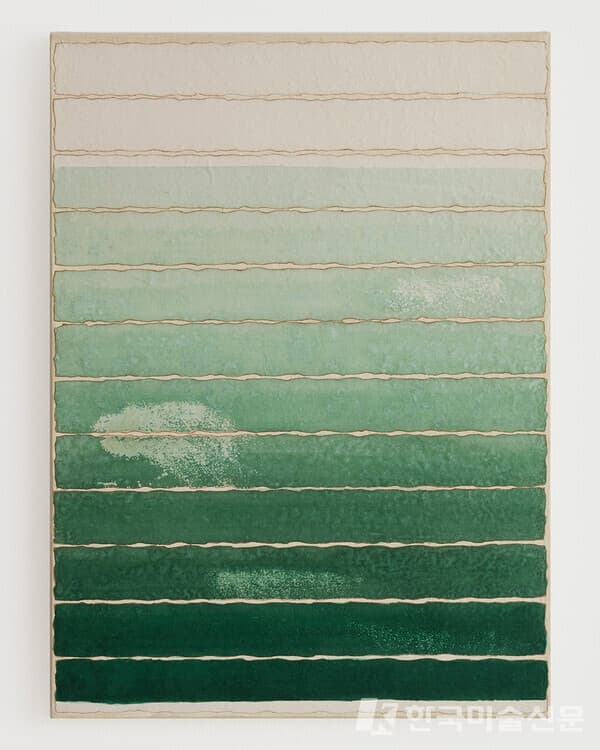 Flow 23-100-007, 45.5 x 33.4cm, Hanji, mixed media on canvas, 2023. 출처 갤러리 조은