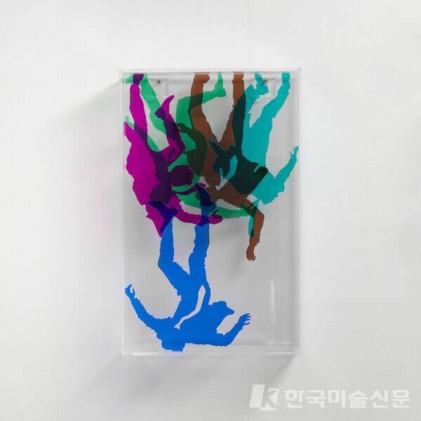 낙하 (落下) Falling41&times;26&times;10cm, 아크릴 Acrylic, 2024