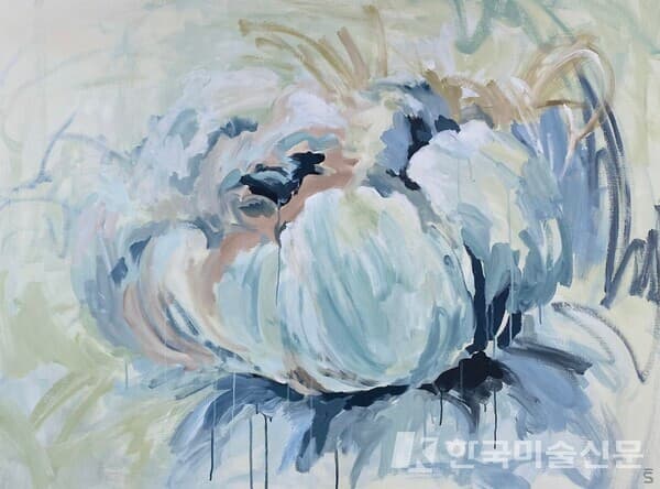 김태린, The cold pale light of dawn, 130.3 x 97.0,Acrylic and Oil pastel on canvas, 2022