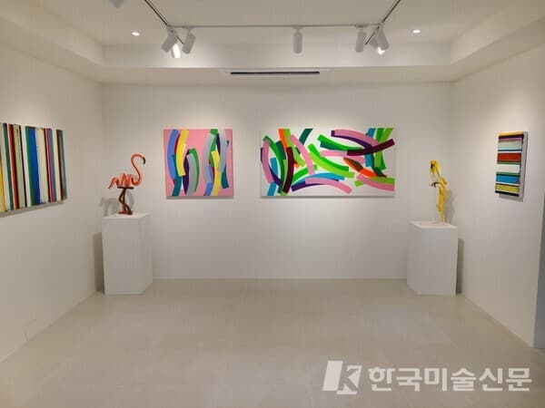 이상수, 하태임, 국대호 3인 작가들의 단체전을 연 아트코드 갤러리 전경. 출처 아트코드갤러리